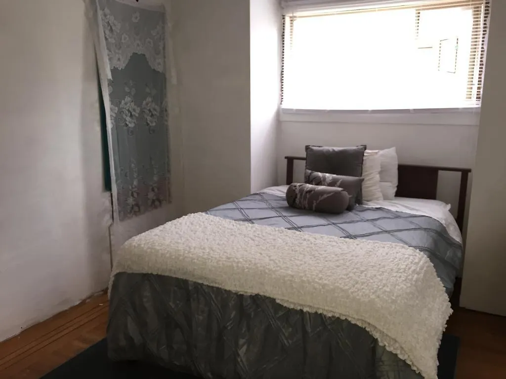 Guest house Oakridge Home Vancouver